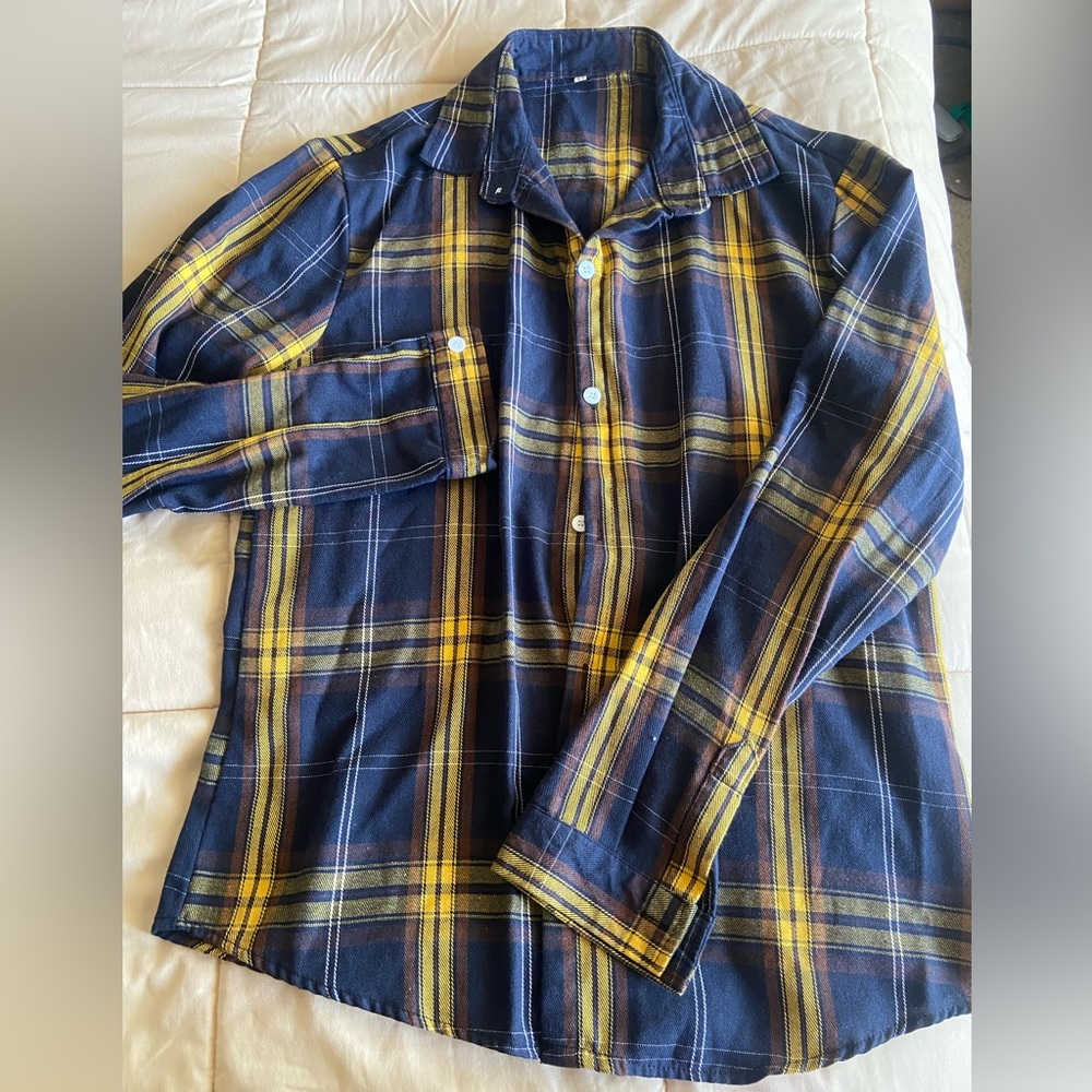 Men’s button up shirt never used like new